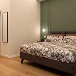 Suite 33